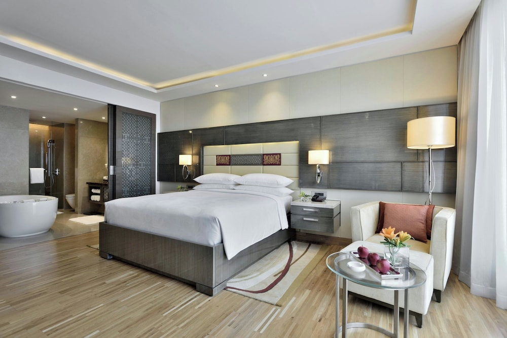 غرفة تنفيذية بسرير كينج بشرفة للمدخنين، Jw Marriott Hotel Mumbai Sahar 5/9