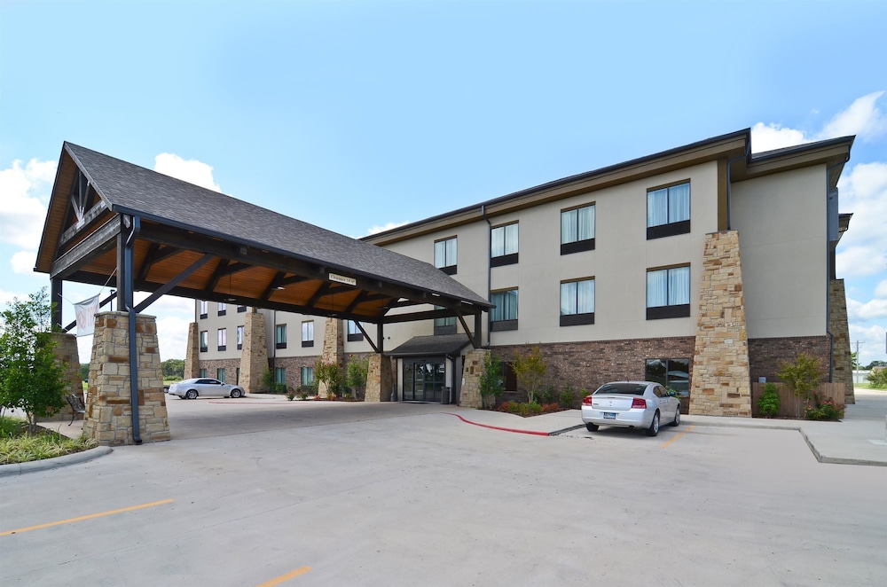 Best Western Plus Emory At Lake Fork Inn And Suites 3/42