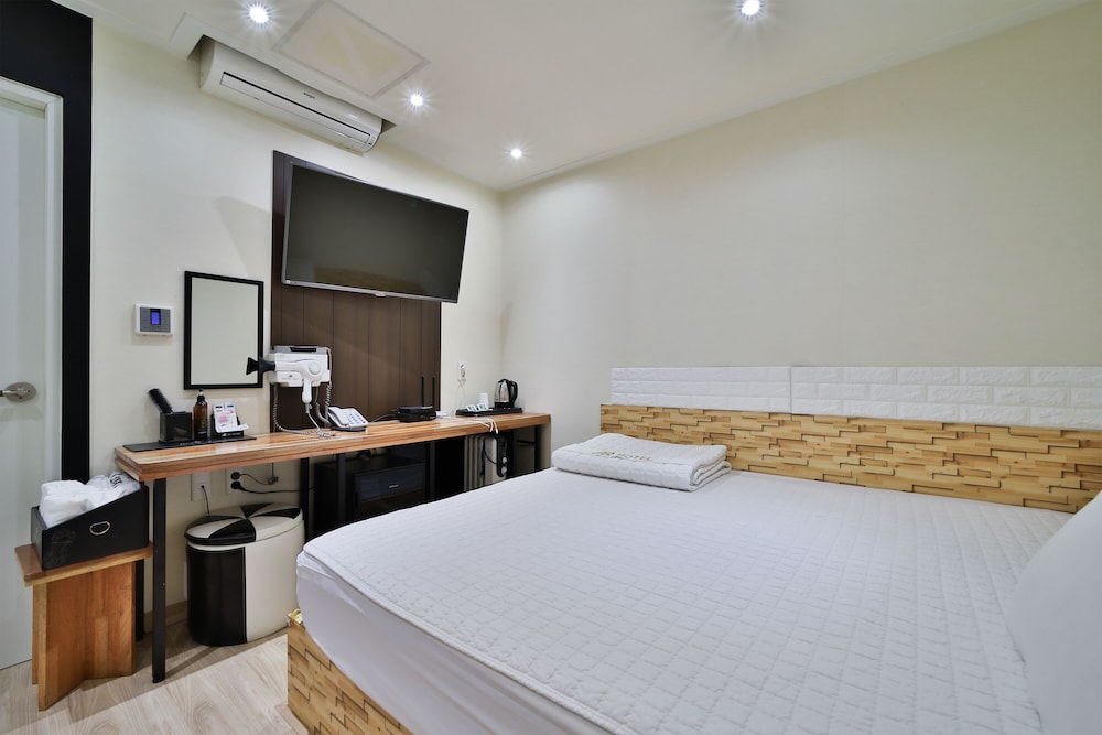 Ara Hotel 24/50