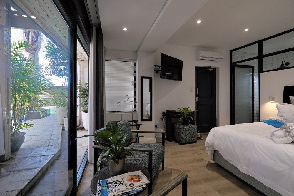 Point B Guest House 17/75