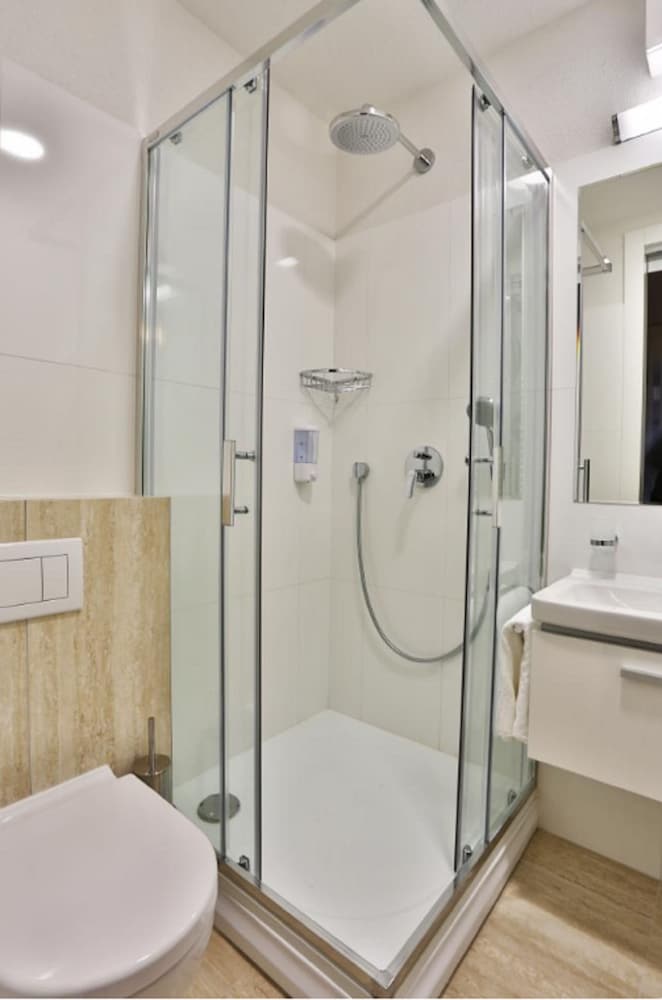 VIP Apartments 23/30