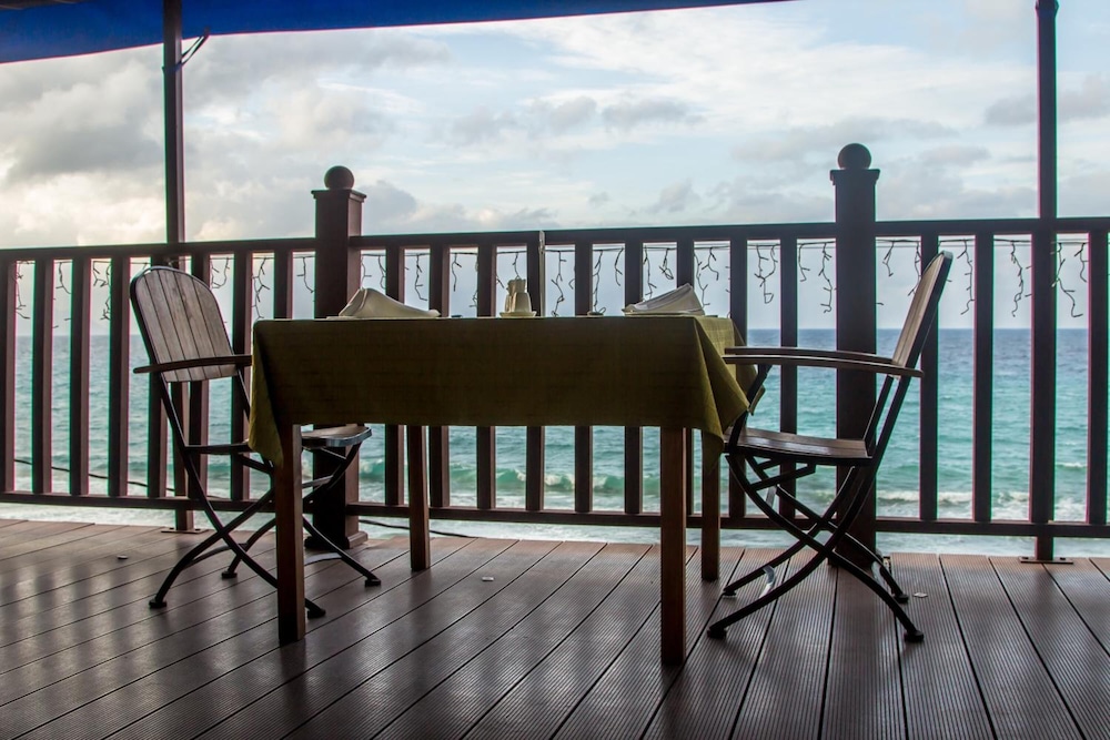 Treasure Cove Hotel 57/58