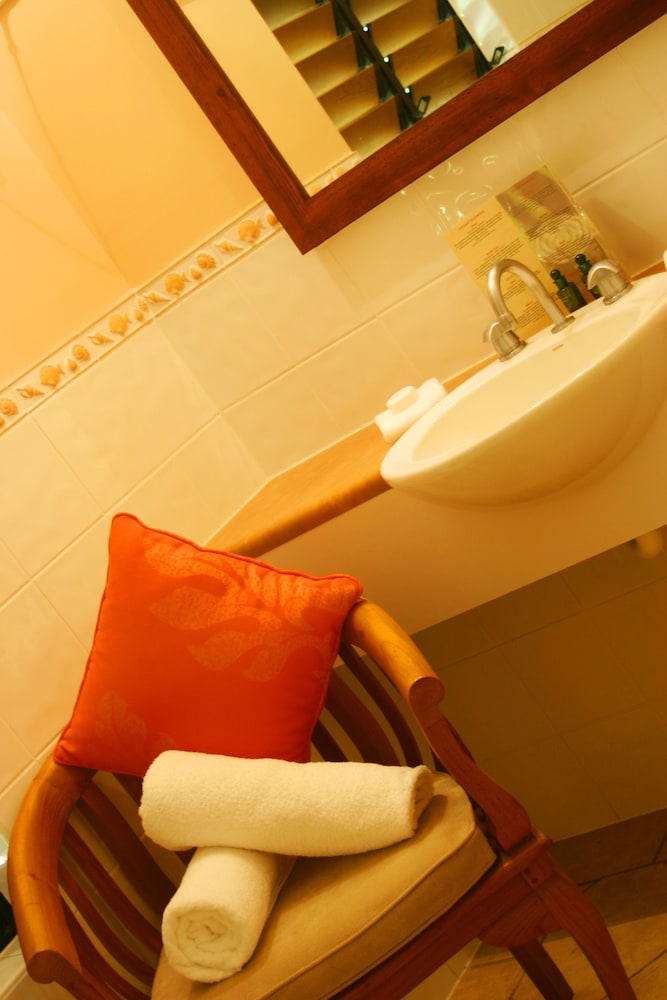 Hibiscus Resort And Spa 43/77