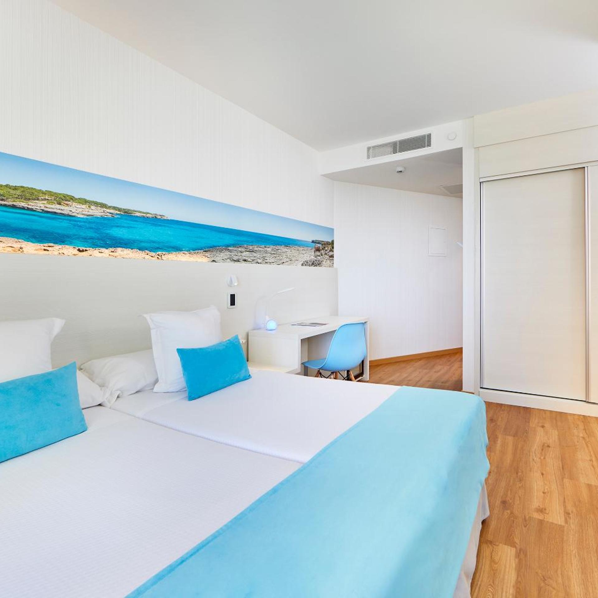 Superior, Double or Twin Bed, Lateral Side Sea View, Sun Room