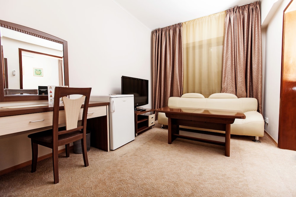 Alma Hotel 60/76