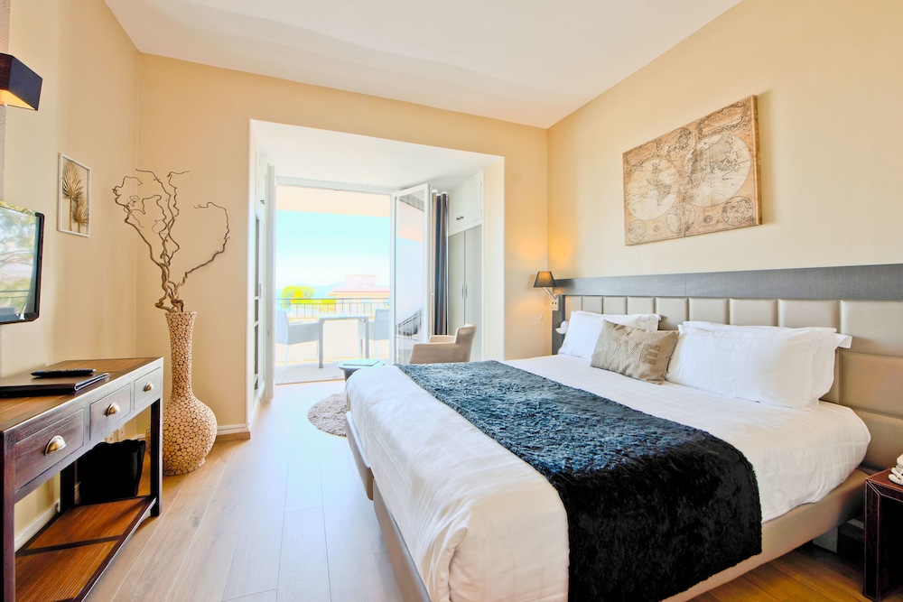 La Villa Cap D Antibes 27/77