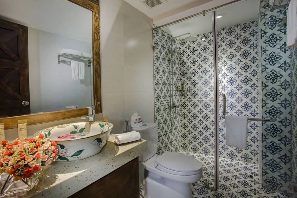 Noble & Swan Boutique Hotel 57/60