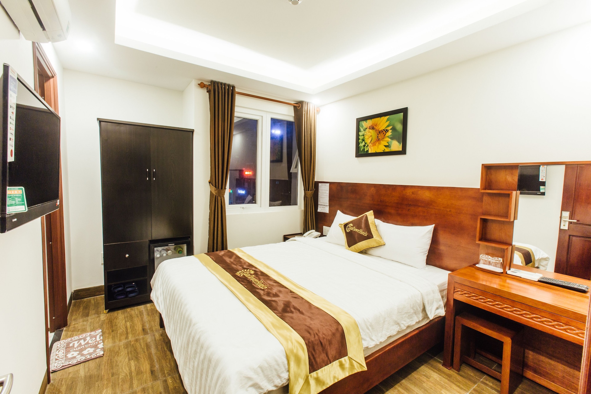 DELUXE, DOUBLE BED
