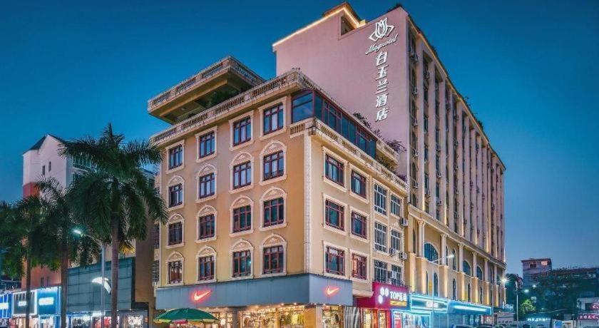 Magnotel Hotel (Dongxing Guomen Port) 3/50