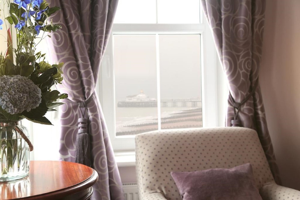 East Beach Hotel 43/54