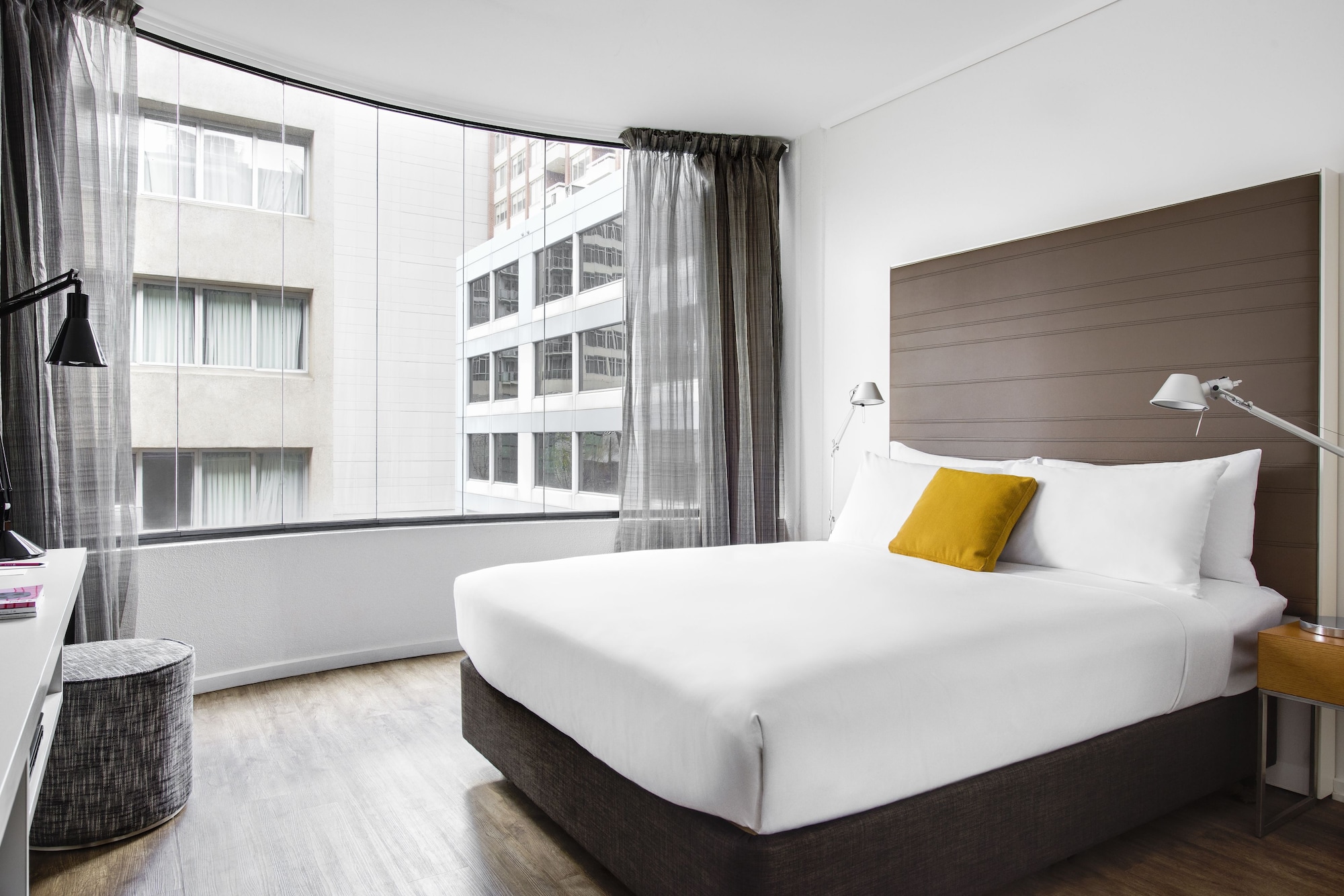 Downtown, Studio, Queen Bed