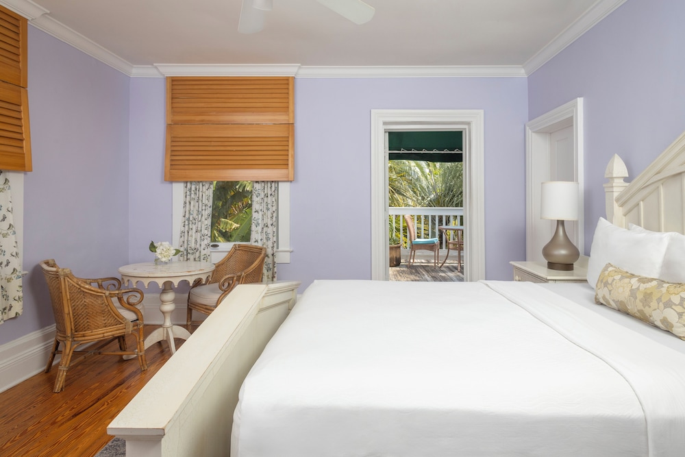 PREMIUM, QUEEN BED
