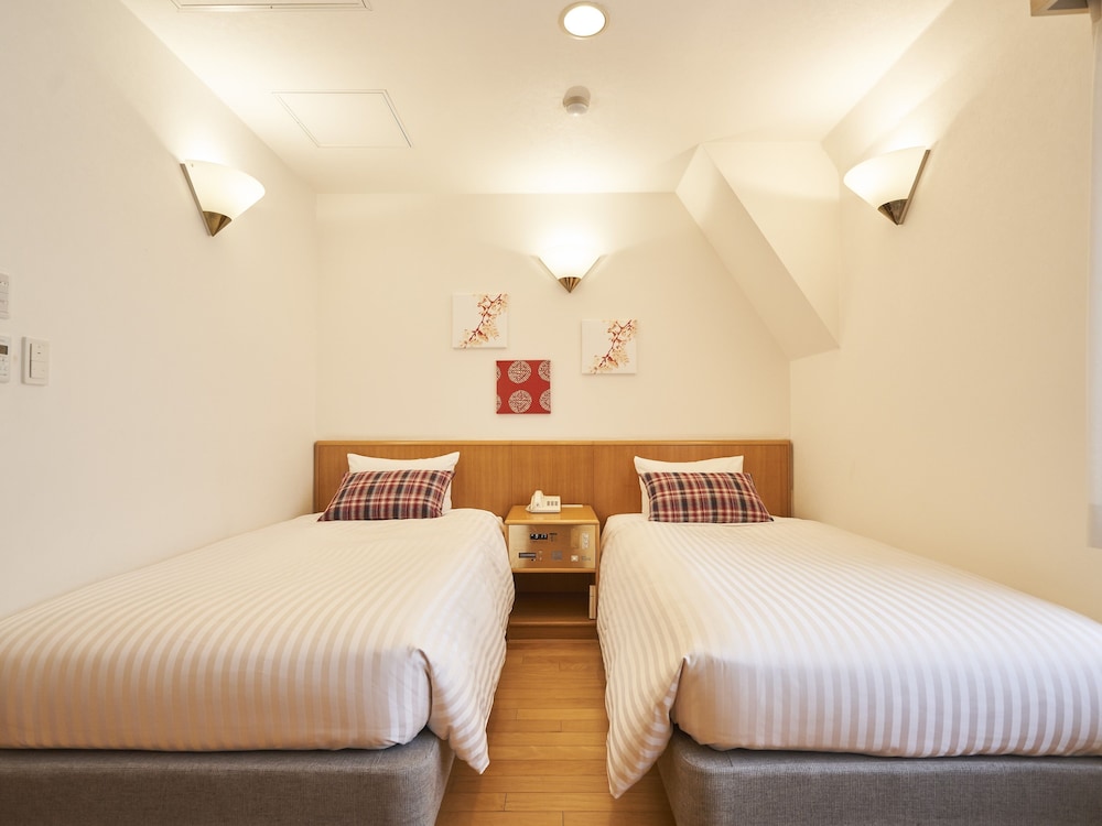 Hotel Toms 24/50