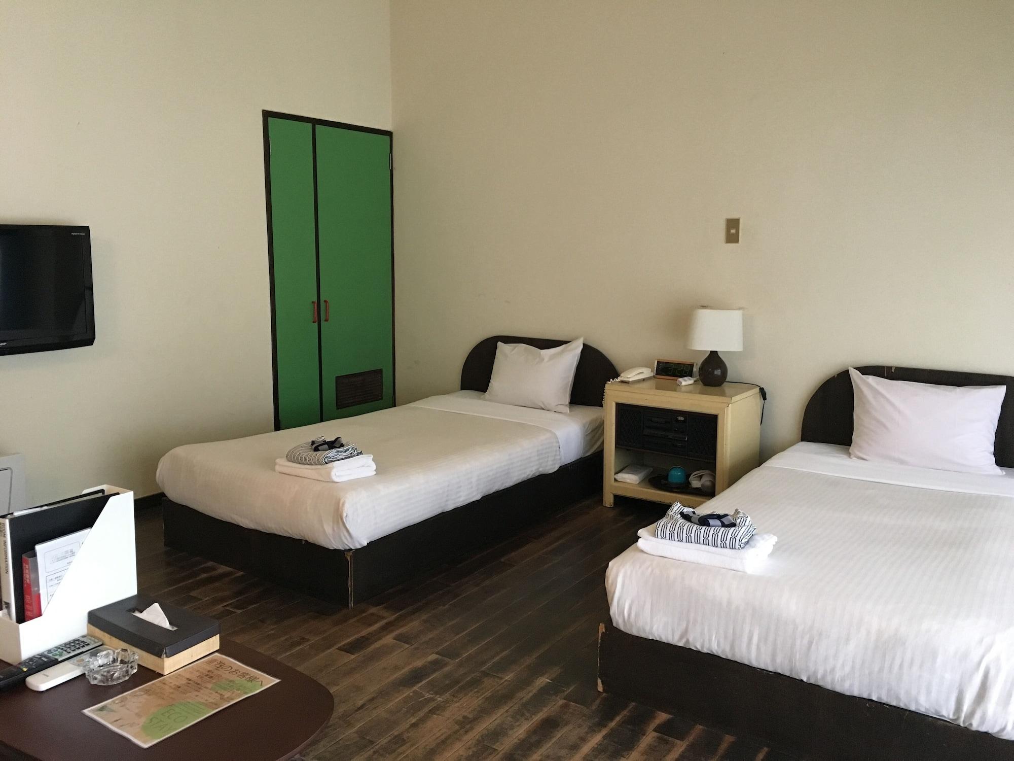 Standard, Twin Beds