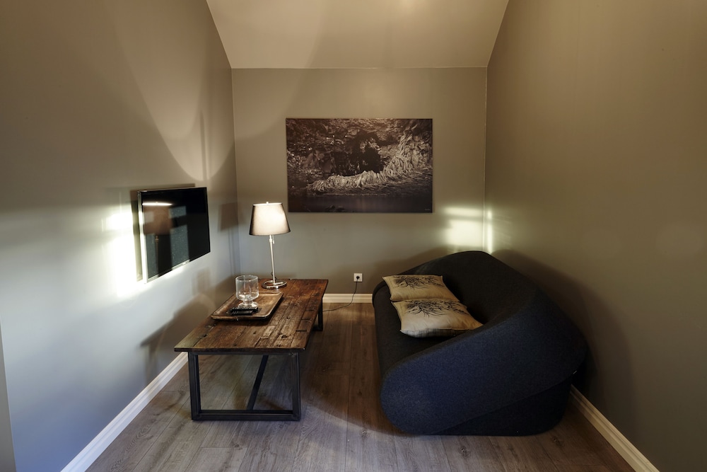 Fosshotel Hellnar 38/64