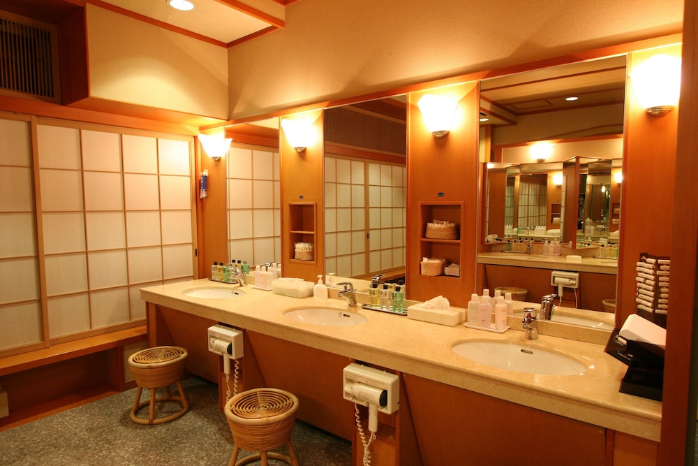 Minakamikan 62/63