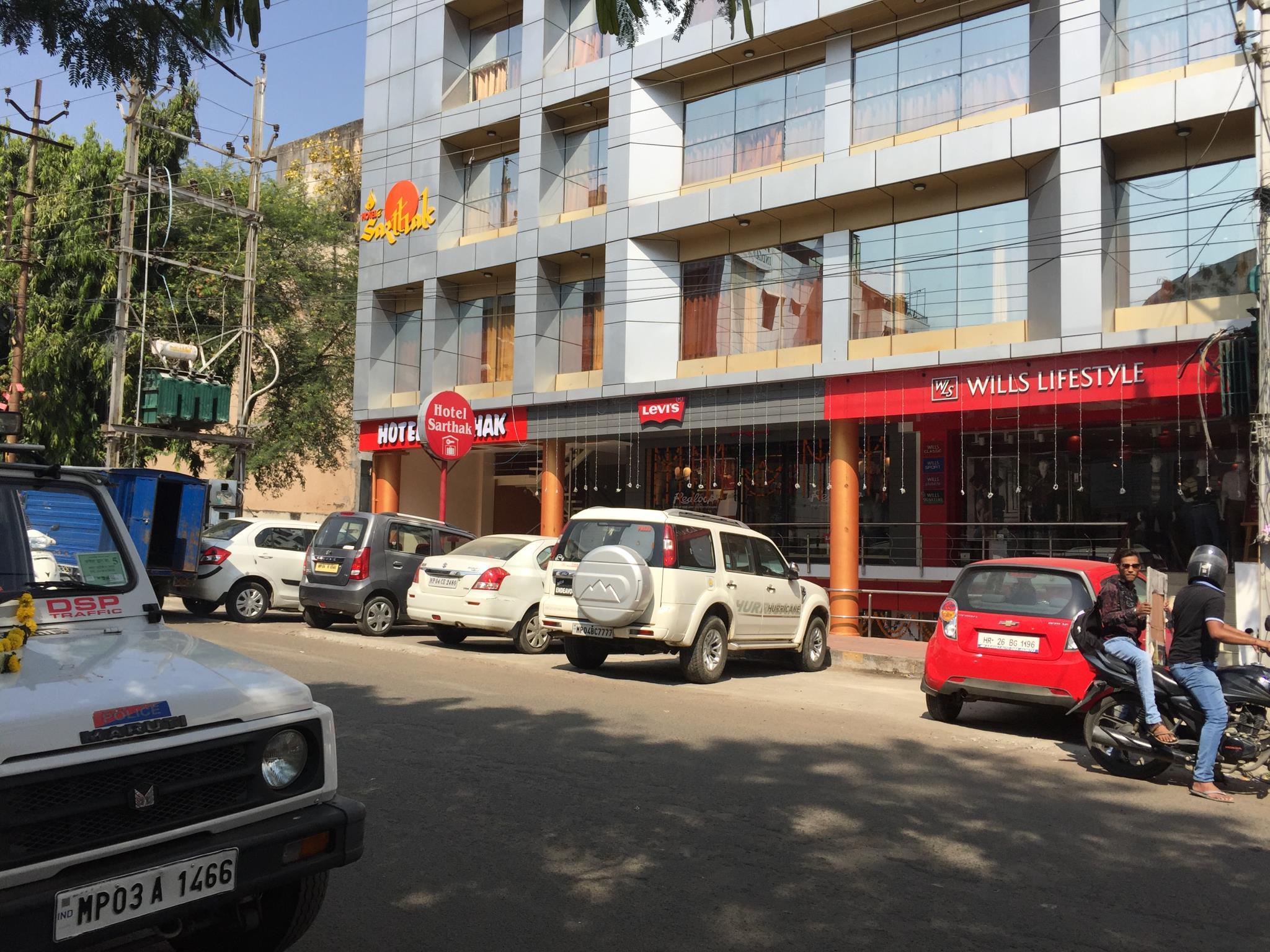 Hotel Sarthak 33/36