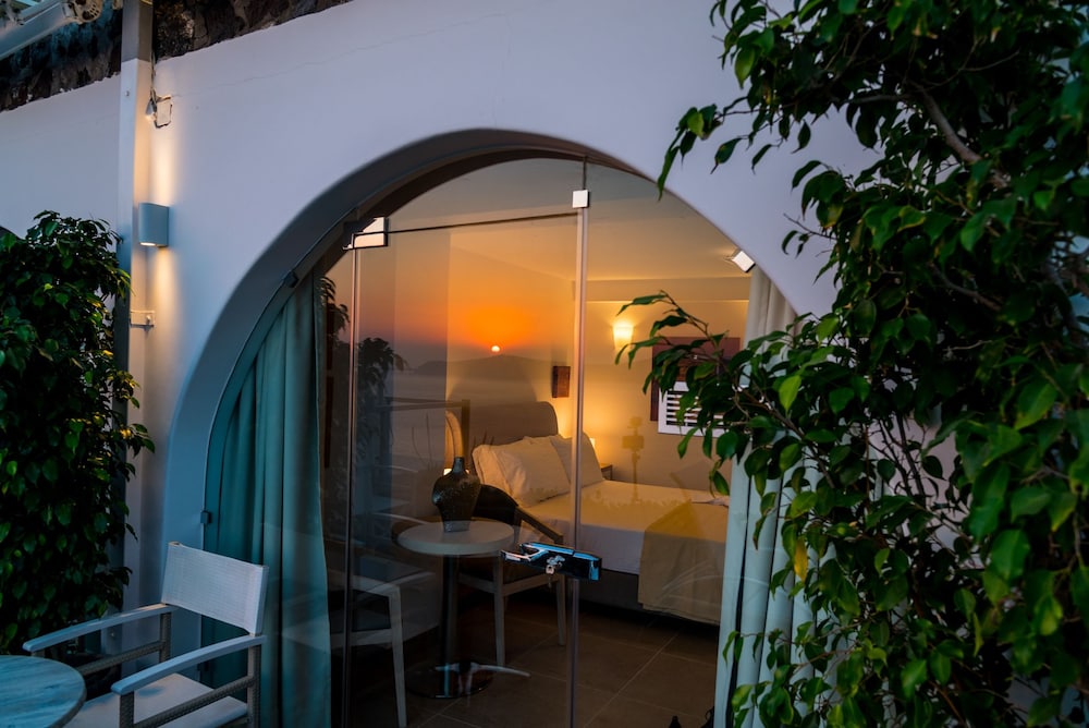 Kratiras View Luxury Suites 2/50