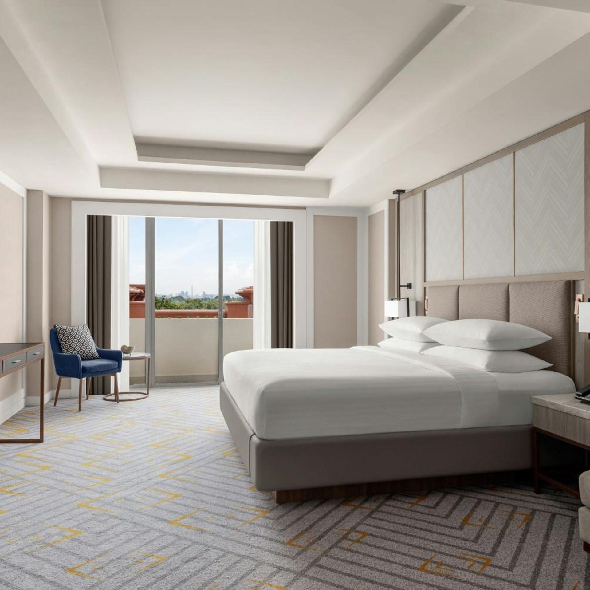 Palace, Suite, Executive Lounge Access