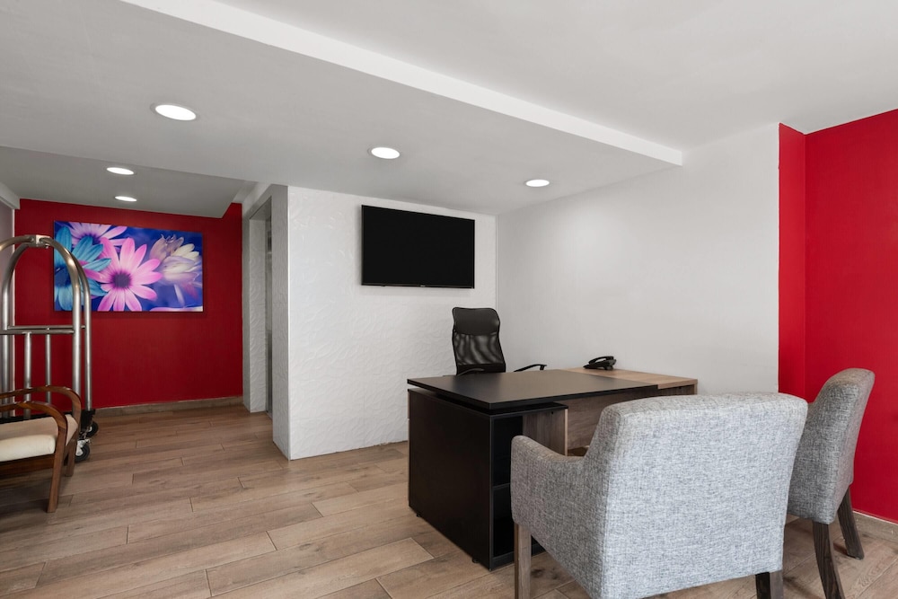 Ramada by Wyndham Tampico Centro 52/56