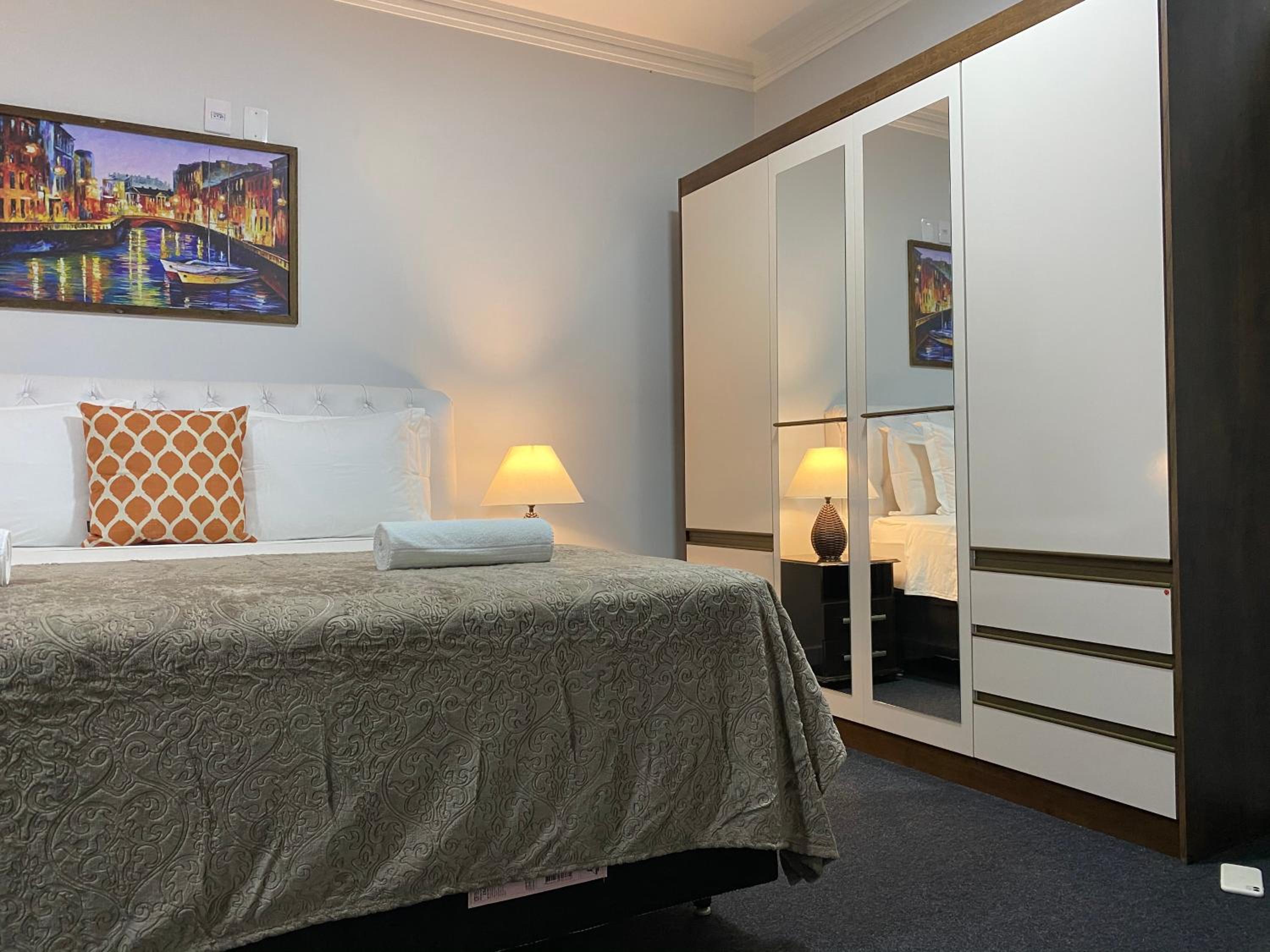 Quarto Luxo Silver 8/14