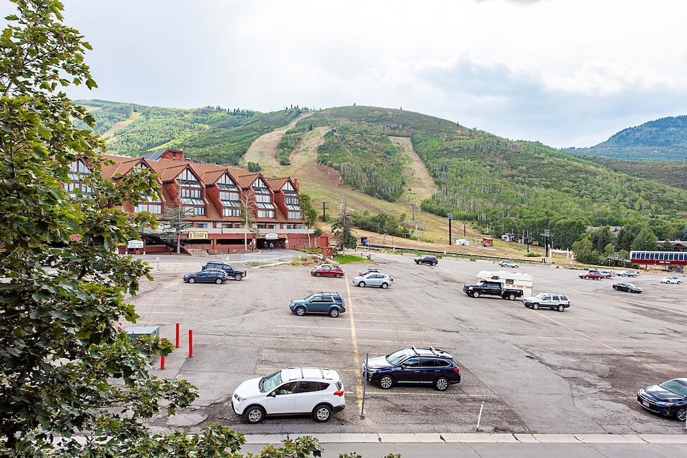Shadow Ridge Resort Hotel By All Seasons Resort Lodging 68/77