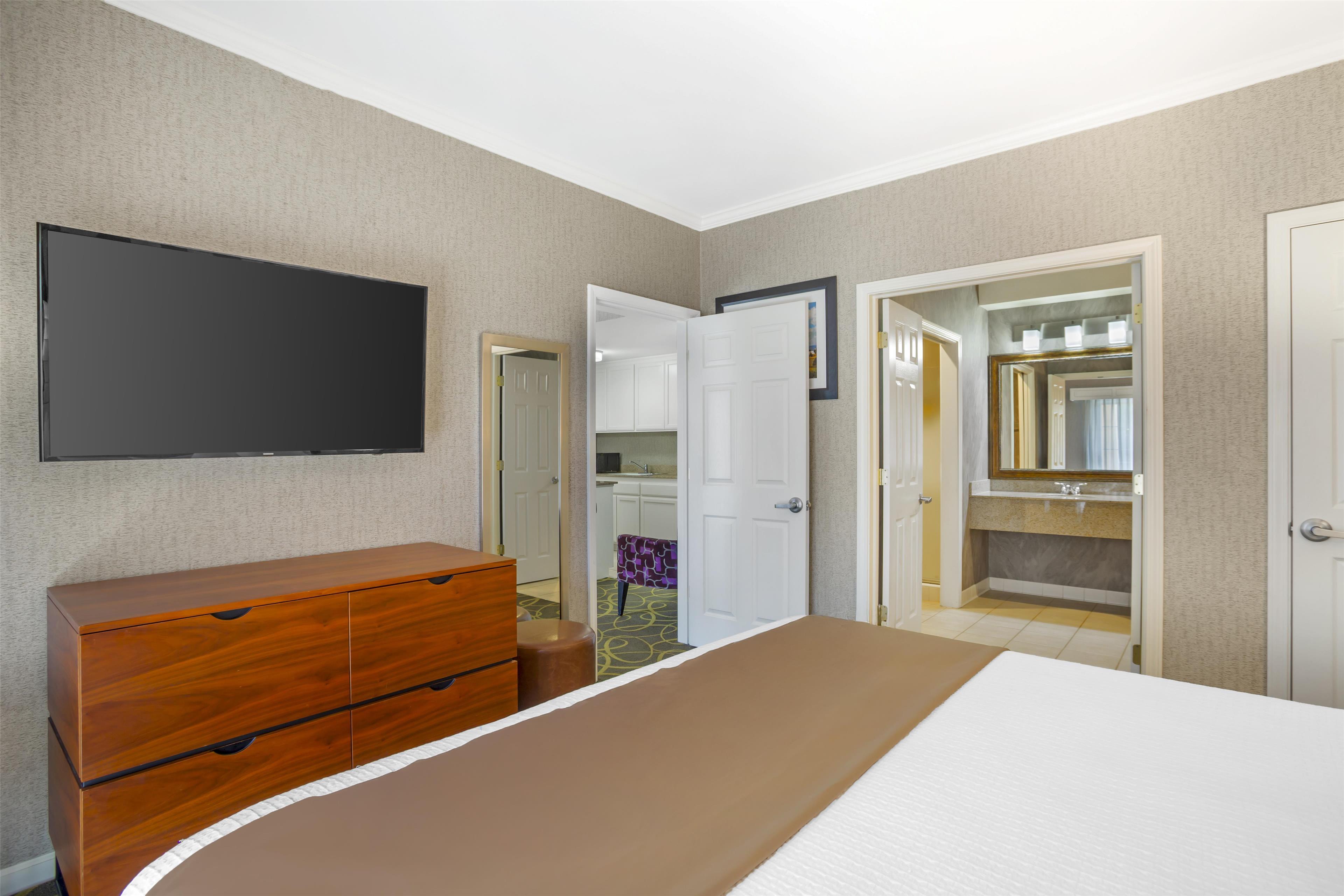 جناح لذوي الإعاقة، Best Western Plus Dixon Davis 3/4