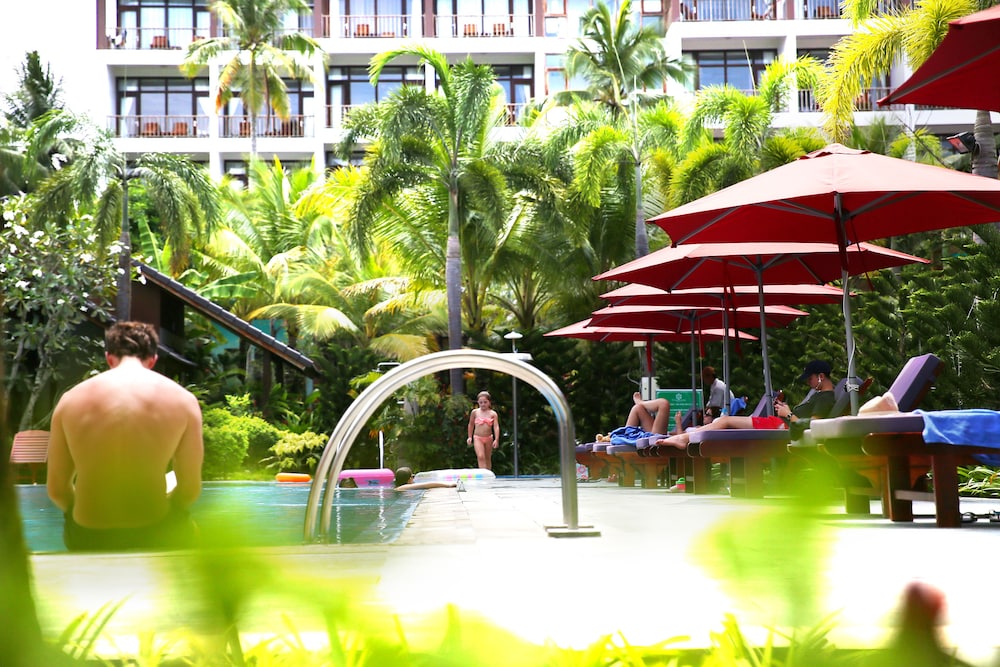 Tropicana Resort 64/74