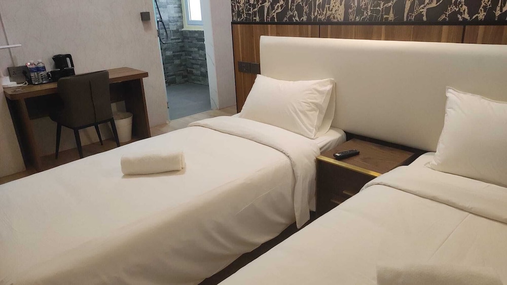 Kam Leng Hotel 11/17