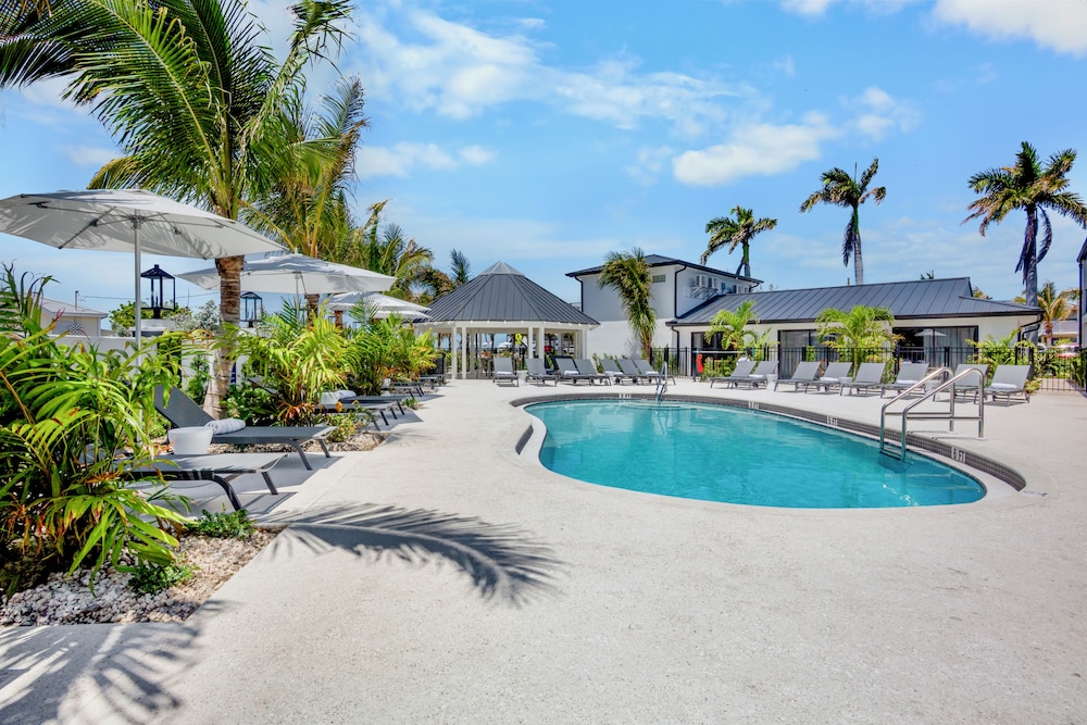 Tropic Isle Beach Resort 63/68