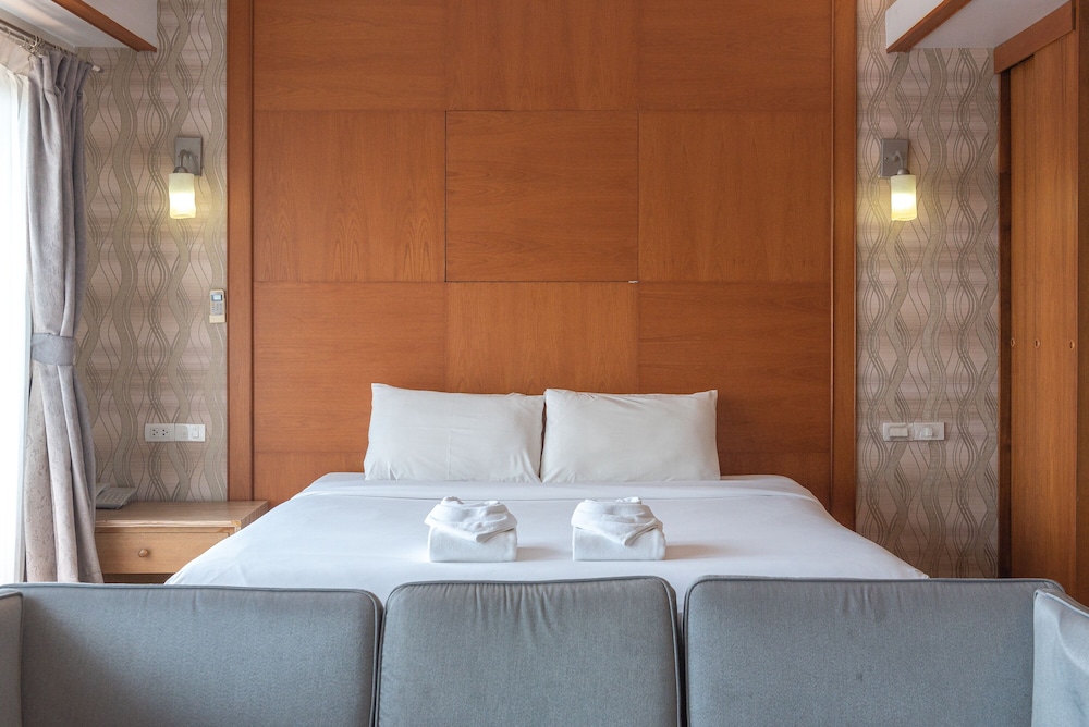 Nonthaburi Palace Hotel 23/66