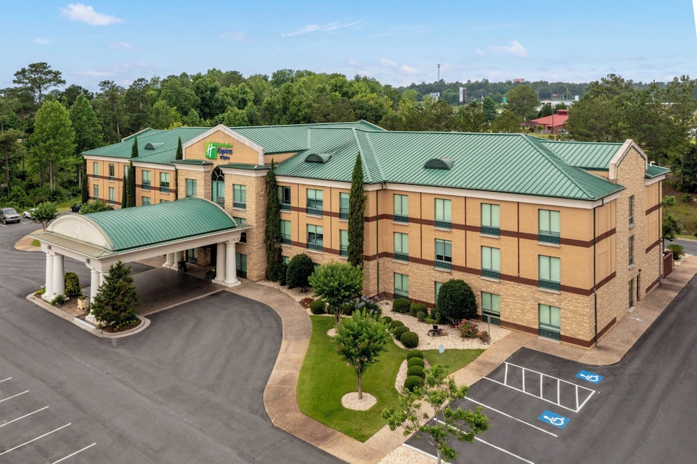 Holiday Inn Express Hotel And Suites Macon West 6/63