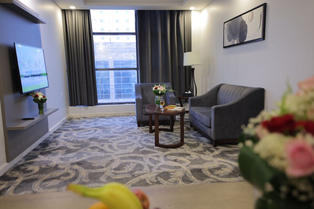 Laten Suites Al Salim Plaza 43/55