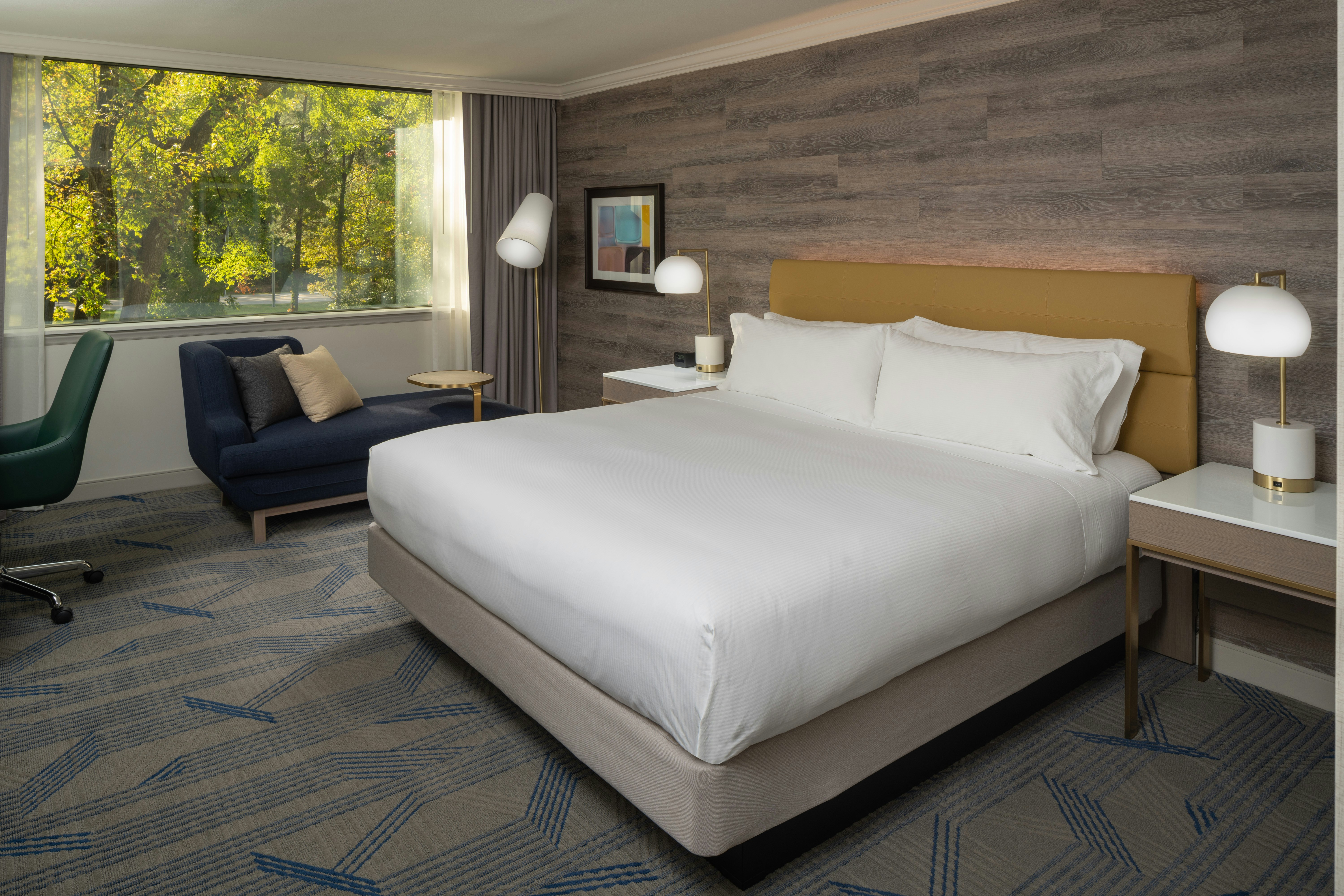 ROOM, KING BED
