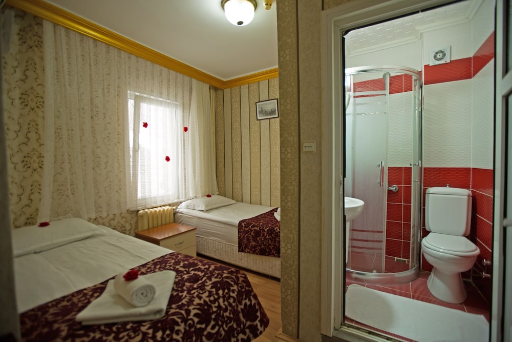 Sirkeci Emek Hotel 35/64