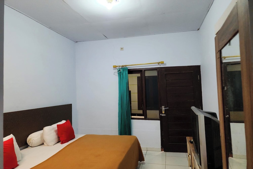 SPOT ON 2171 Griya Sakura Syariah 10/50