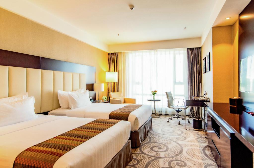 Room, 2 Double Beds, Partial View, Bathtub, Smoking