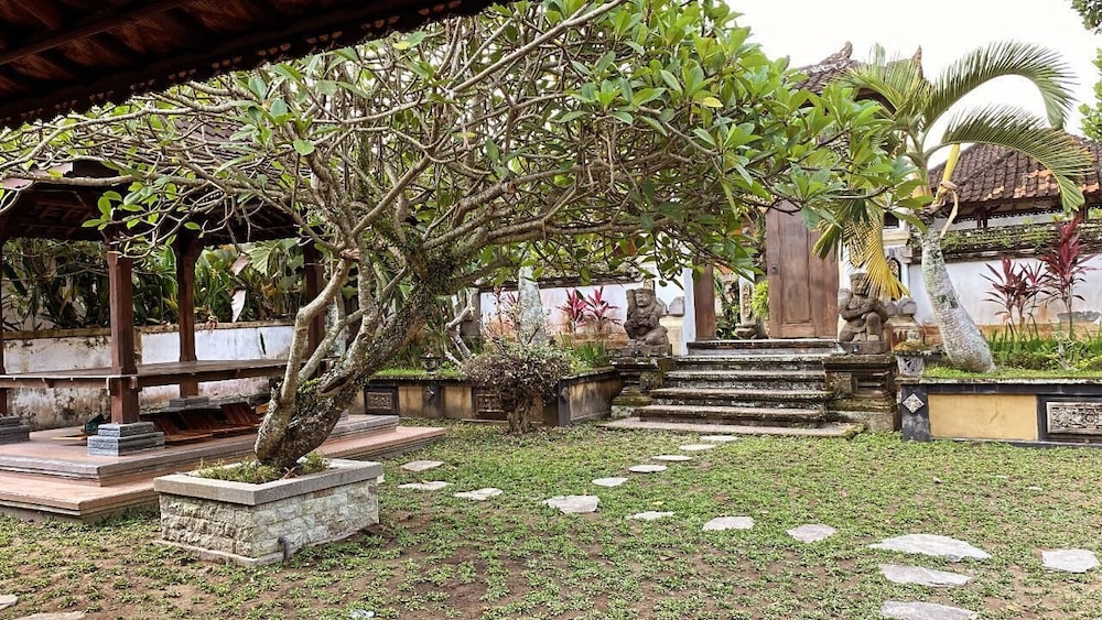 Hotel Gianyar 53/59