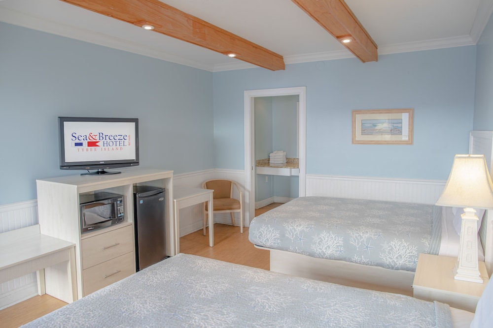 Sea And Breeze Hotel And Condo 34/49