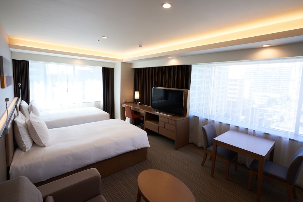 Holiday Inn And Suites Shin Osaka An Ihg Hotel 24/76