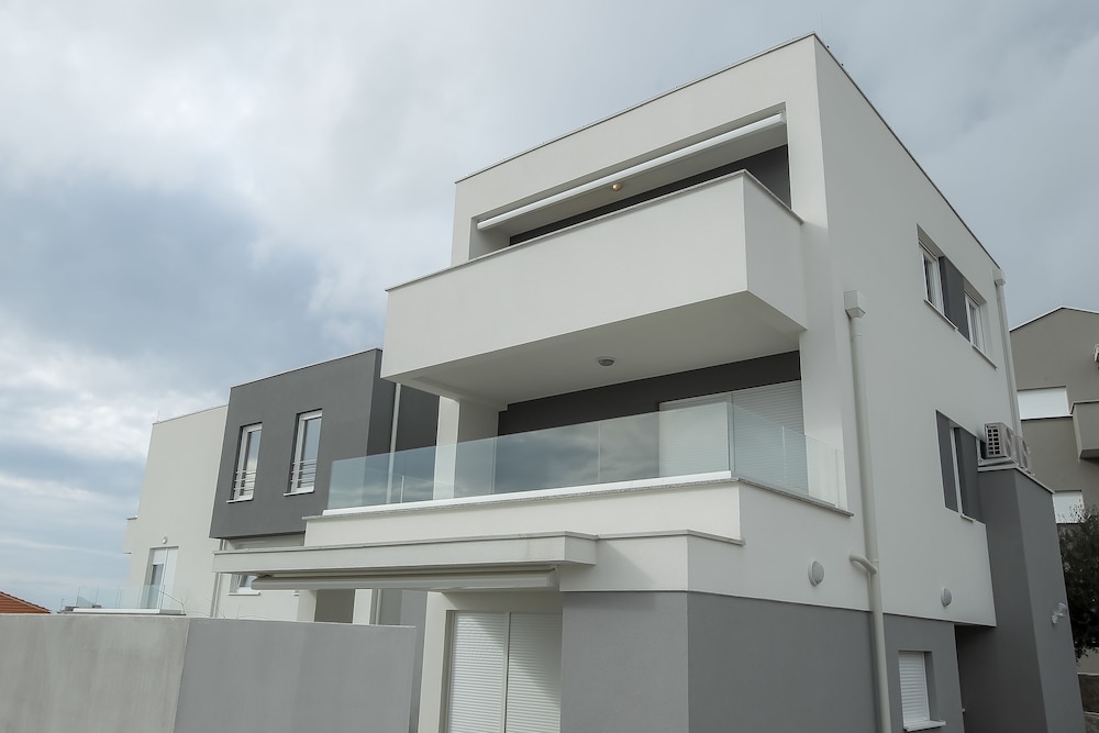 Apartments Tomana 4/50