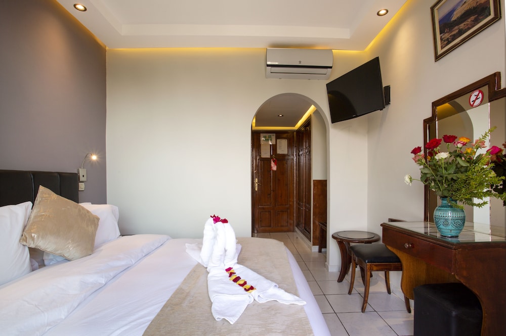 Akabar Hotel 14/30