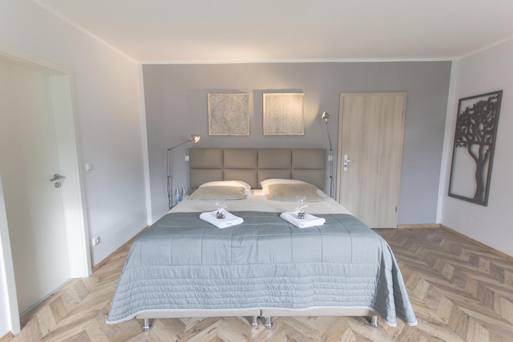 Tm Suites 27/36