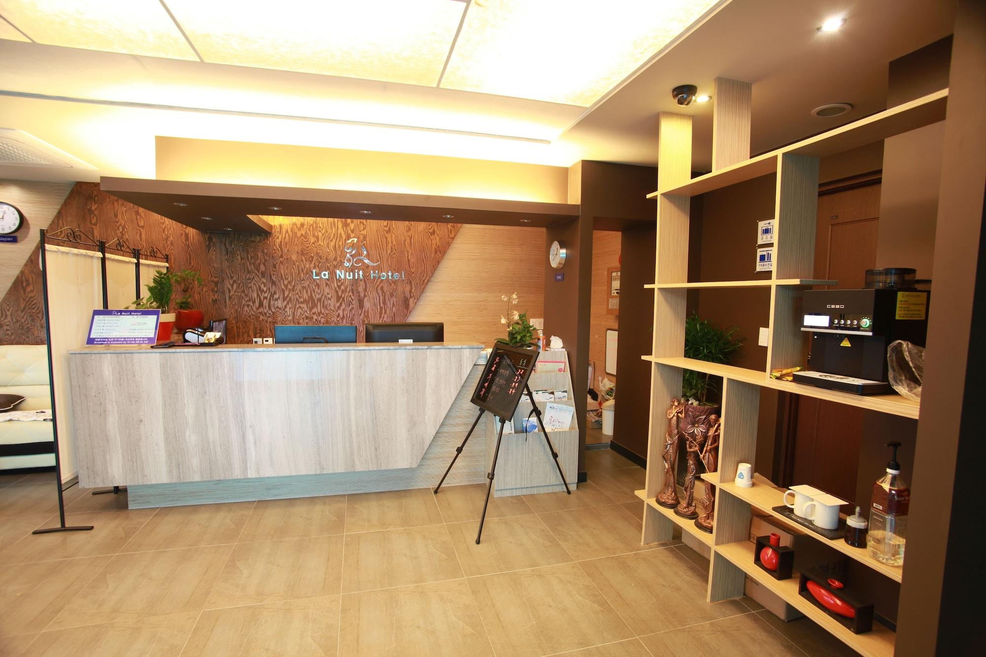 LA NUIT HOTEL photo3