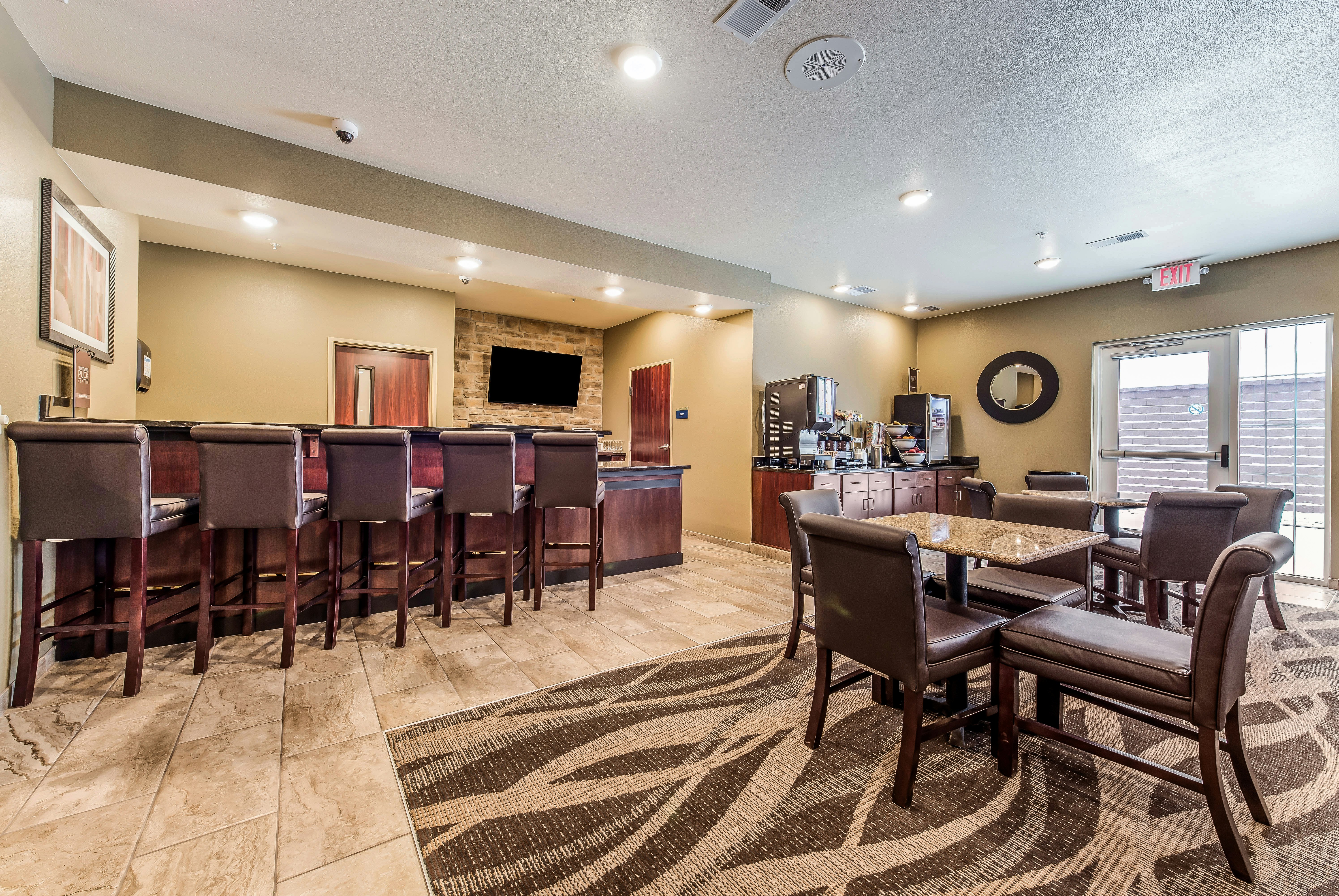 Cobblestone Hotel & Suites - Hutchinson 18/25