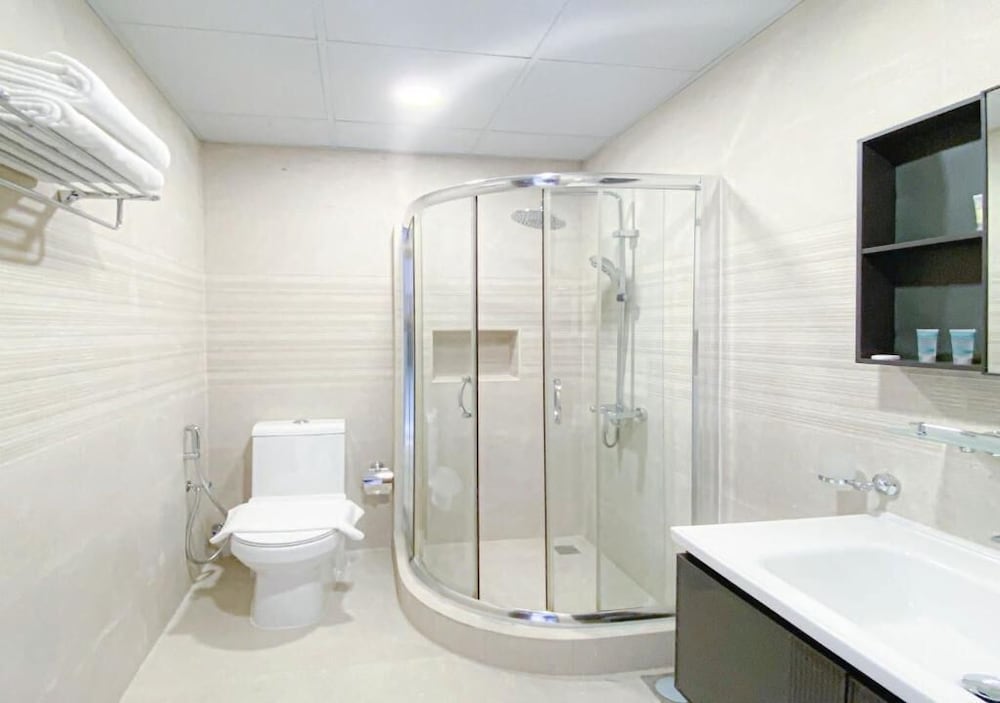 The Sealoft Boutique Chalets 18/19