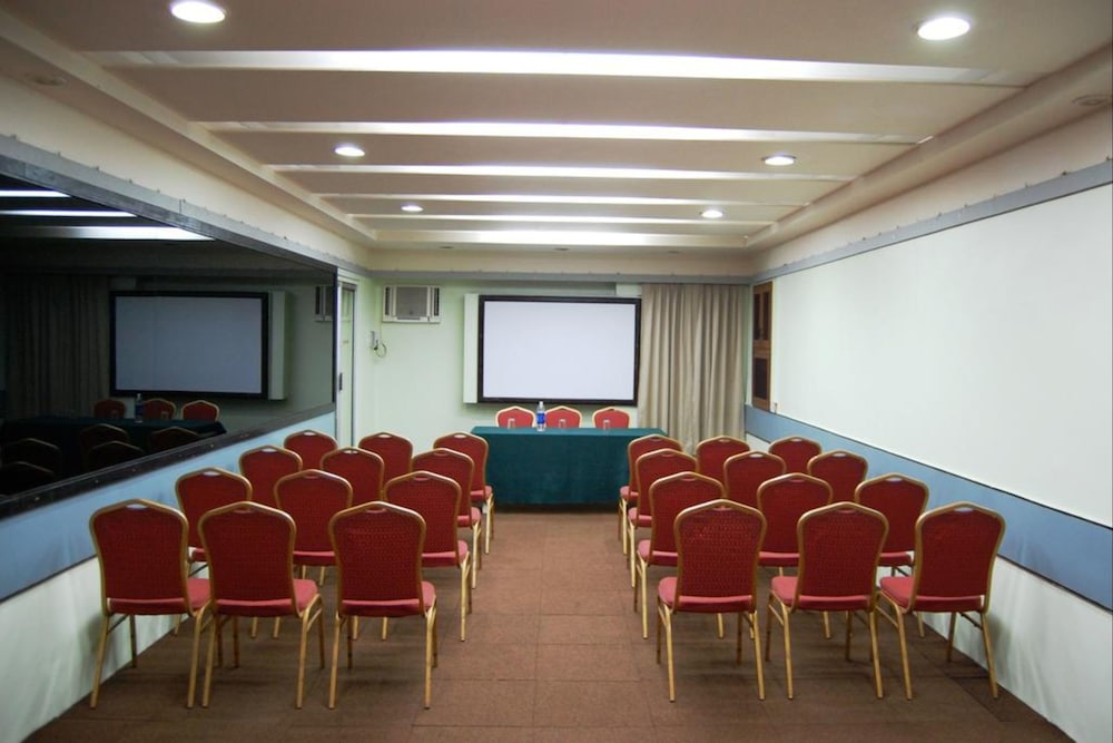 Hotel Raviraj 24/35