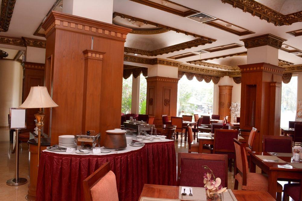 Quds Royal Hotel Surabaya 16/19