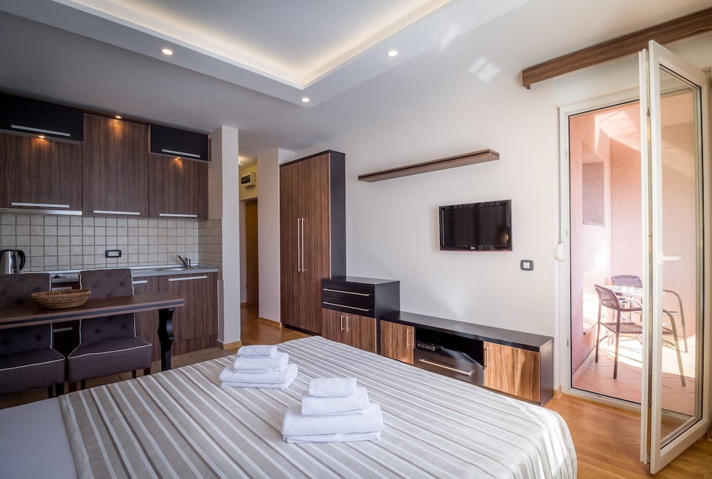 Feel Belgrade Aparthotel 21/70