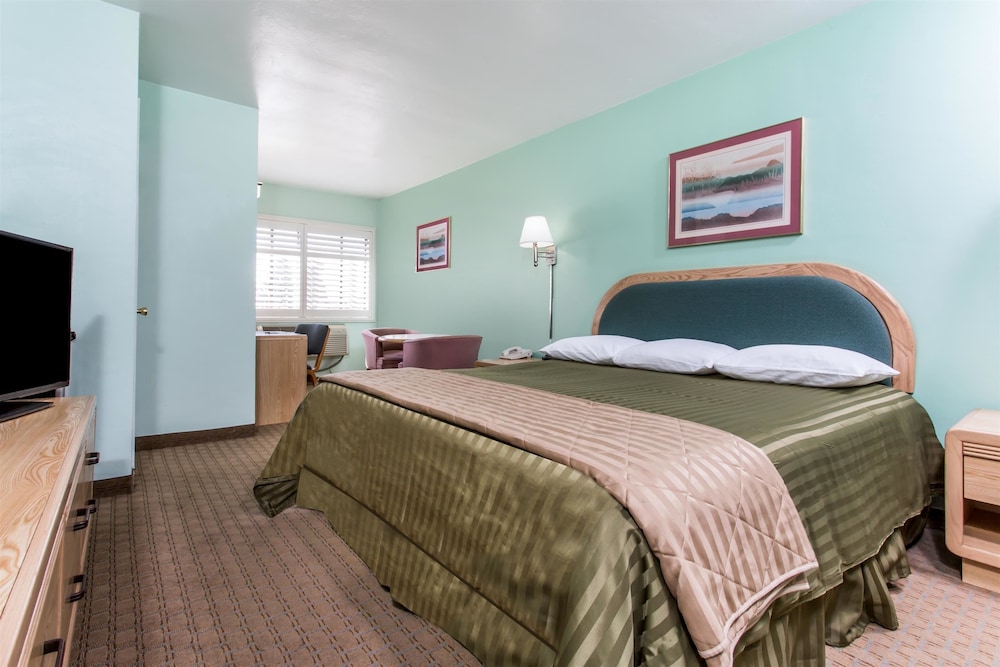Sather Berkeley, SureStay Collection by Best Western 8/17